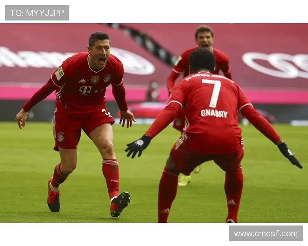 莱万重返德甲对阵拜仁引发球迷愤怒指责其忘恩负义 莱万重返德甲对阵拜仁引发球迷愤怒指责其忘恩负义